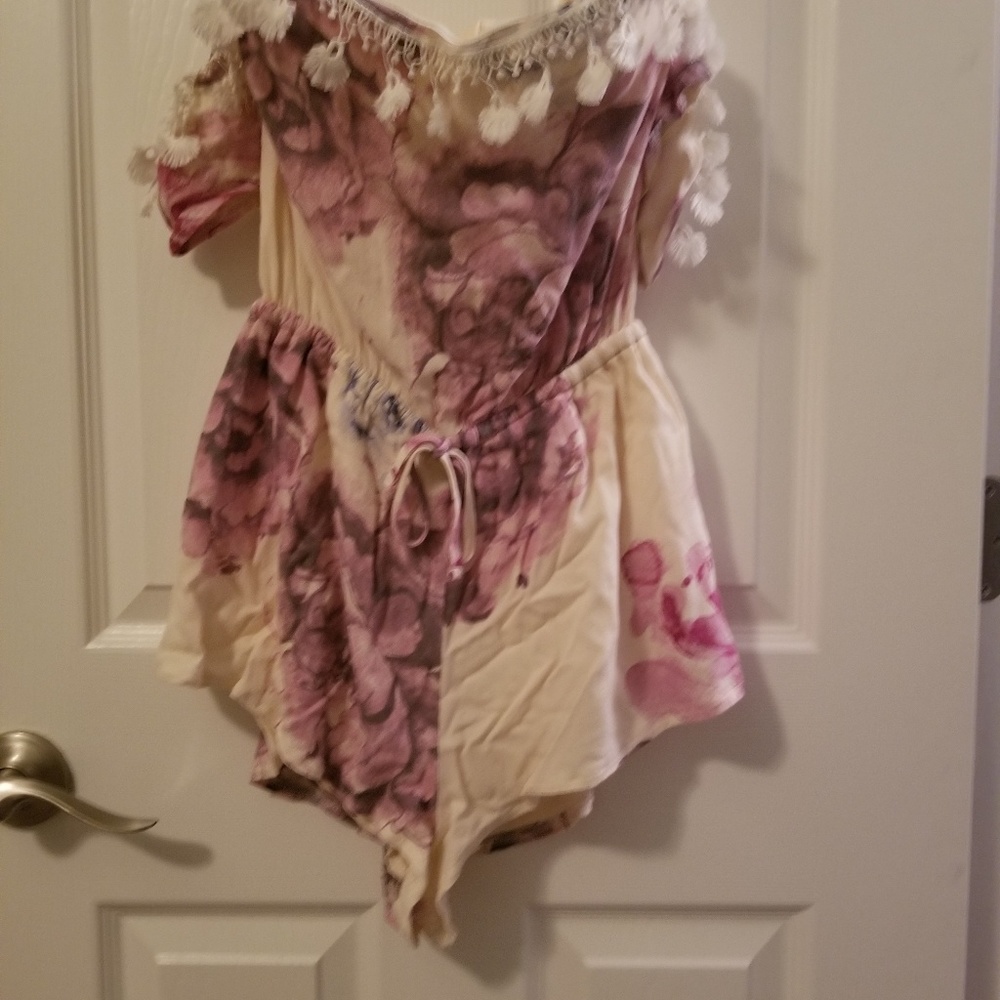 Romper - Picture 2 of 5